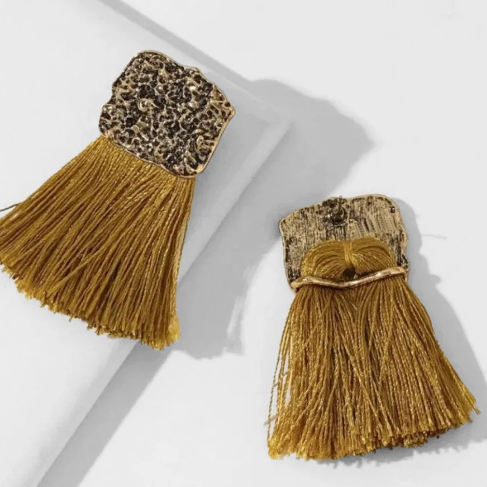 ▪️Textured weather bronze fringe earrings with brown bronze tassels